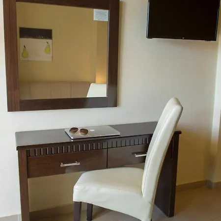 Rouda Village Hotel apartamentowy Mikros Gialos
