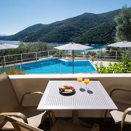 Hotel apartamentowy Rouda Village Mikros Gialos